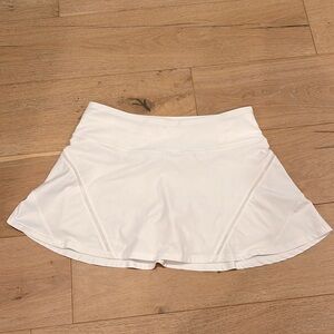 Mondetta white golf/tennis skirt